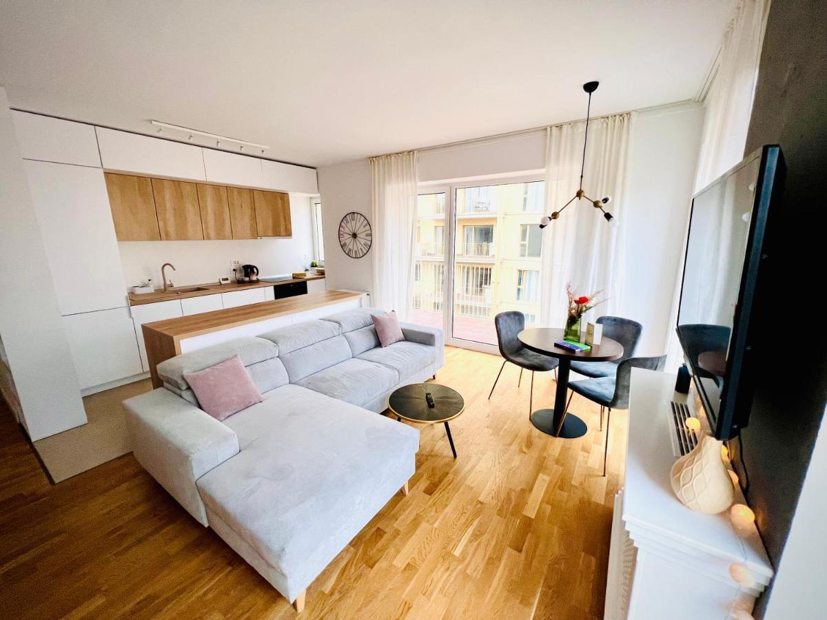 Exquisite - Two Bedroom Apartment Букурещ Екстериор снимка