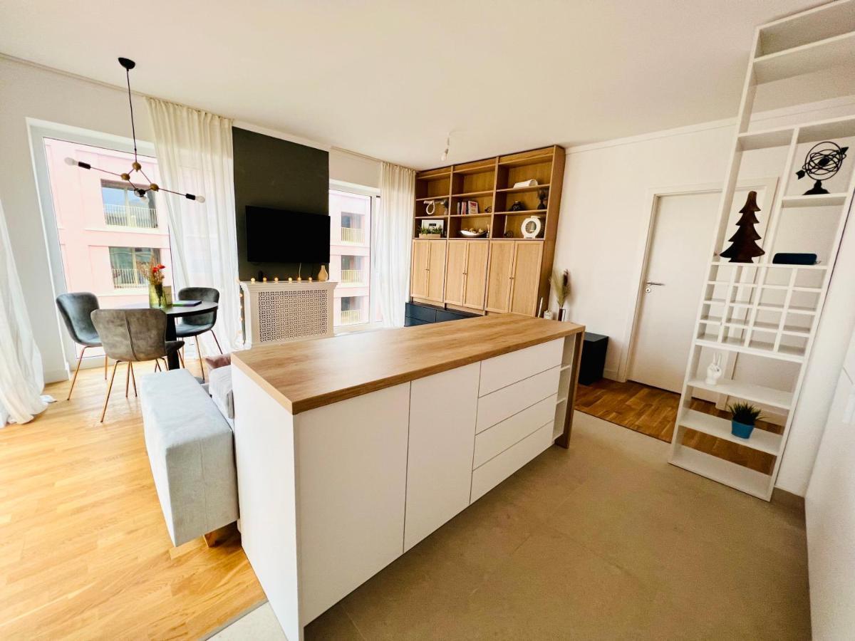 Exquisite - Two Bedroom Apartment Букурещ Екстериор снимка