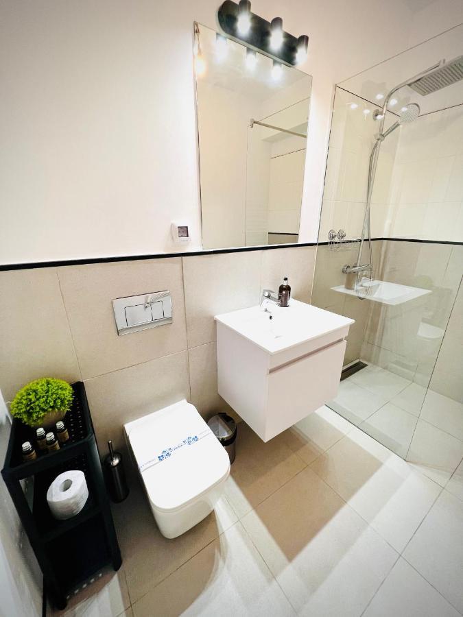 Exquisite - Two Bedroom Apartment Букурещ Екстериор снимка